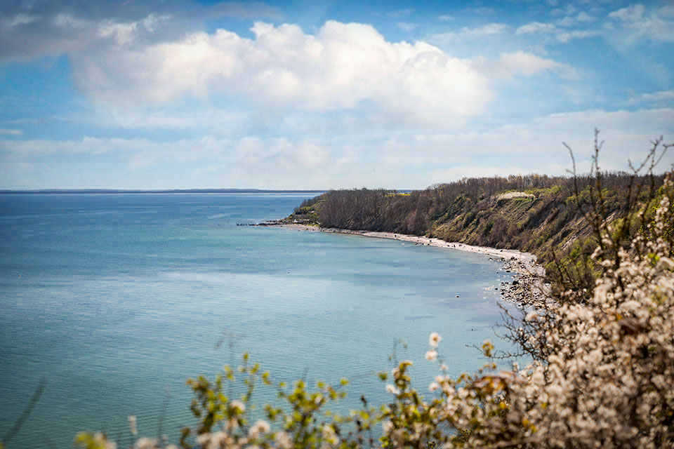strandhotel duenenhaus juliusruh ruegen blick aufs wasser